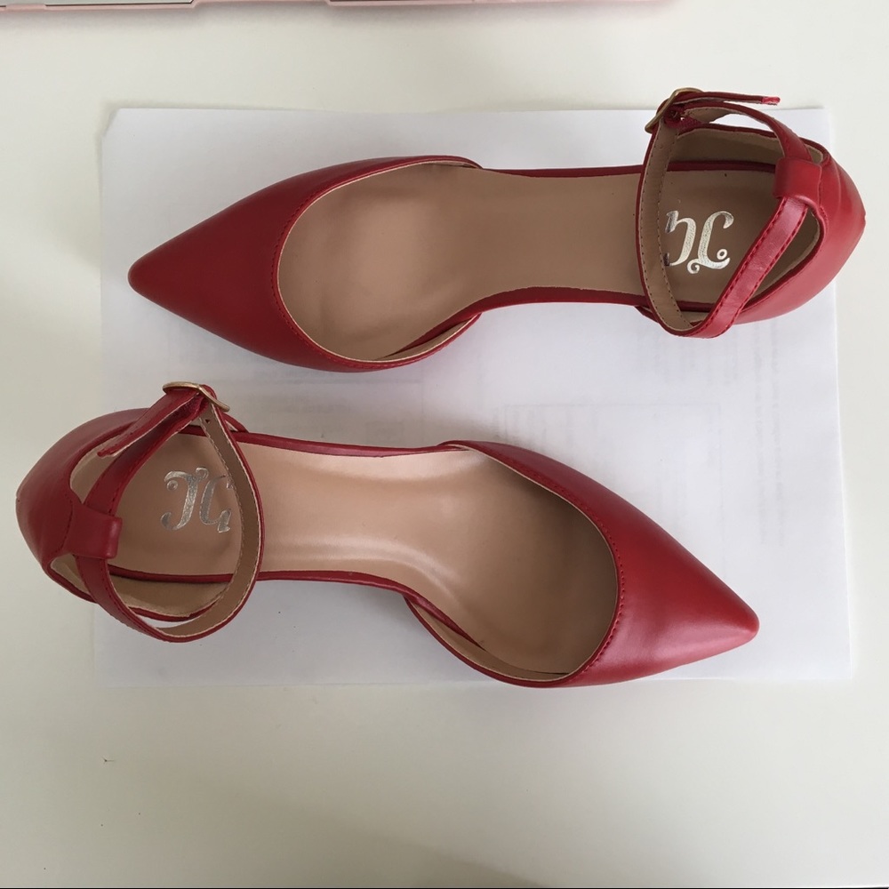 JG red pumps